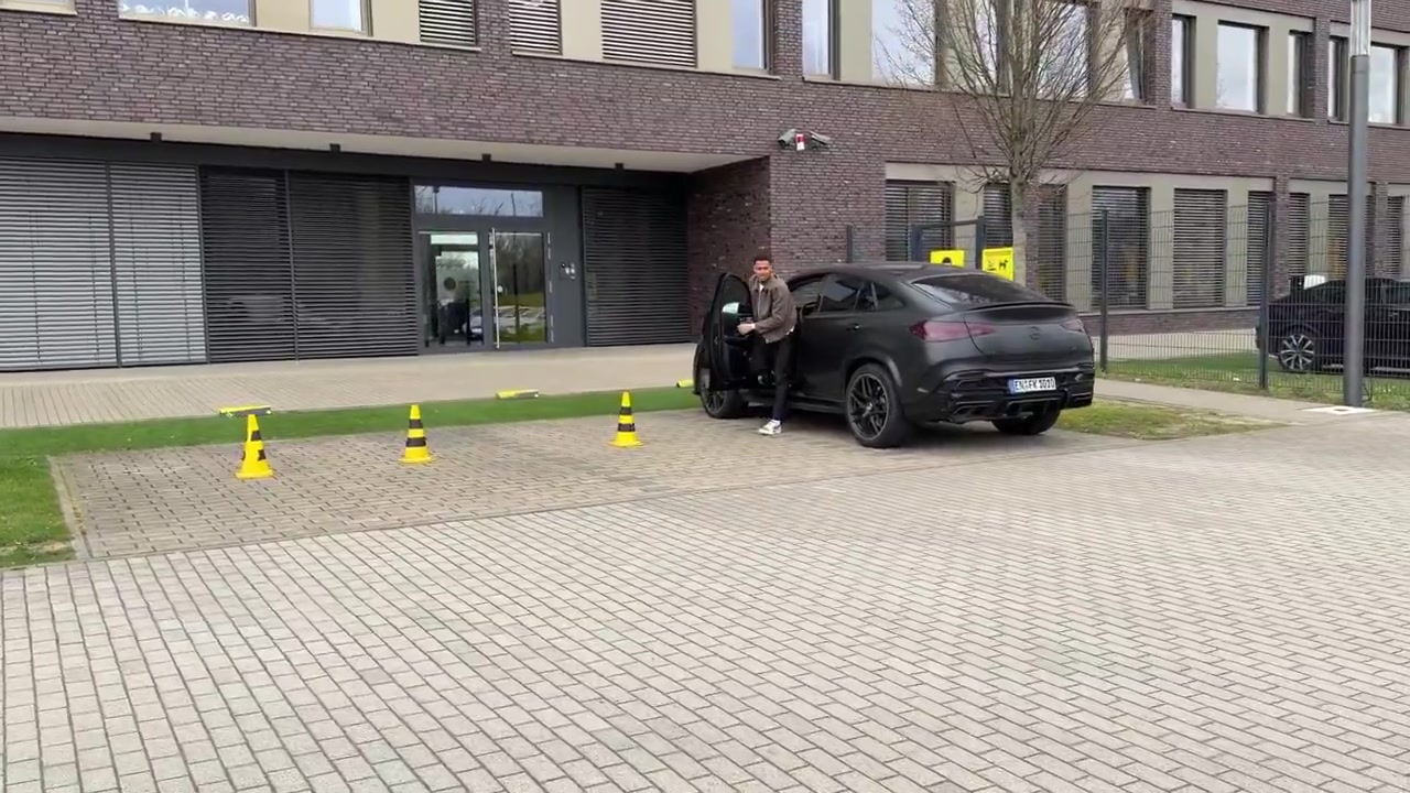 开云体育下载-德天空:恩梅查已抵达俱乐部签新合同 他将成多特收入最高球员之一